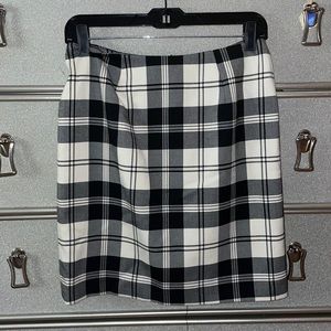 Black and white pencil skirt